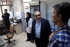 بازدید معاون سازمان برنامه و بودجه از آخرین دستاوردهای پژوهشکده سرطان معتمد