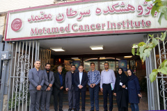 بازدید معاون سازمان برنامه و بودجه از آخرین دستاوردهای پژوهشکده سرطان معتمد