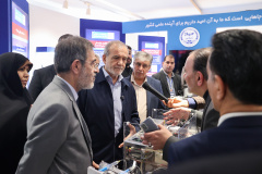 بازدید رئیس جمهور از دستاوردهای پژوهشگاه ملی سرطان جهاددانشگاهی