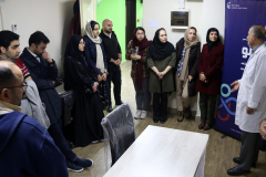 بازدید جمعی از اعضای هیات علمی و دانشجویان مقطع کارشناسی ارشد و دکتری دانشکده بیوتکنولوژی دانشگاه تهران از پژوهشگاه ملی سرطانِ جهاددانشگاهی