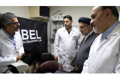 بازدید رئیس سازمان اوقاف و امور خیریه از پژوهشگاه ملی سرطان