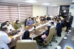 بازدید جمعی از نخبگان علمی جوان و دارندگان مدال‌های المپیادی کشوری از پژوهشگاه ملی سرطان جهاد دانشگاهی