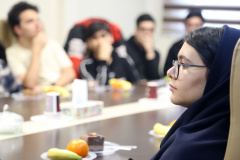 بازدید جمعی از نخبگان علمی جوان و دارندگان مدال‌های المپیادی کشوری از پژوهشگاه ملی سرطان جهاد دانشگاهی