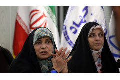 بازدید خانم دکتر زهرا سادات مشیر عضو ستاد ملی زن و خانواده از کلینیک فوق‌تخصصی پژوهشگاه ملی سرطان