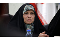 بازدید خانم دکتر زهرا سادات مشیر عضو ستاد ملی زن و خانواده از کلینیک فوق‌تخصصی پژوهشگاه ملی سرطان