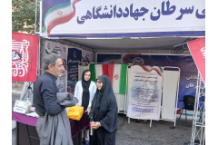 قابی از عزاداران امام شهید در موکب سلامت پژوهشگاه ملی سرطان