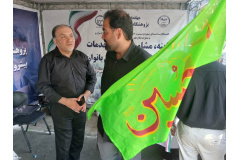 قابی از عزاداران امام شهید در موکب سلامت پژوهشگاه ملی سرطان