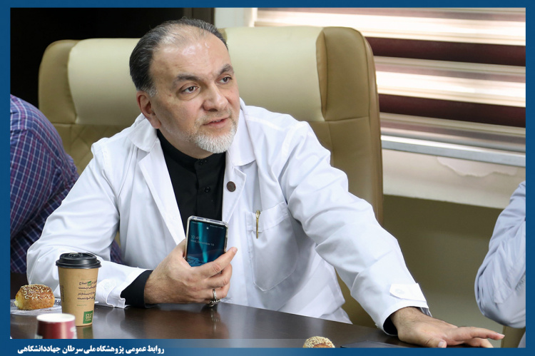 رئیس پژوهشگاه ملی سرطان جهاد دانشگاهی: دانشجویان قلب تپنده پژوهش و پیشران آینده علم کشور هستند